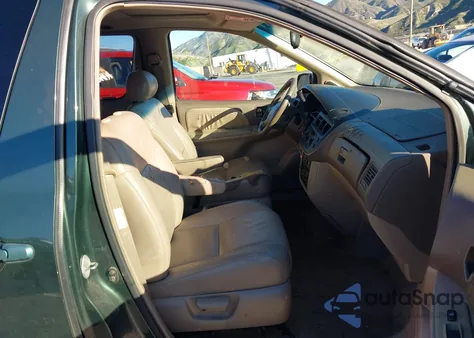 2000 Toyota Sienna Xle from USA, damaged, VIN 4T3ZF13C8YU304699